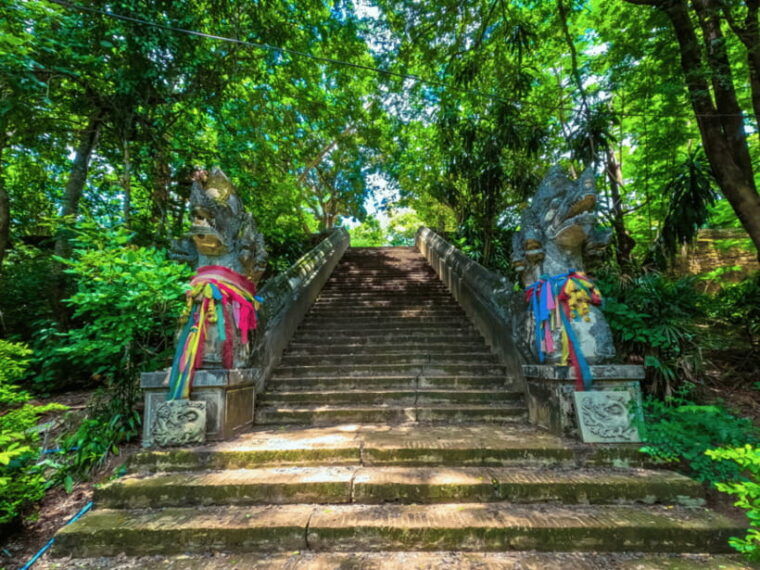 Private Songthaew Rental for Doi Suthep & City Tour - Exclusions and Additional Costs