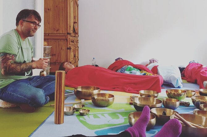Private Sound Bath for Relaxation With Gong and Singing Bowls - What Is a Sound Bath?