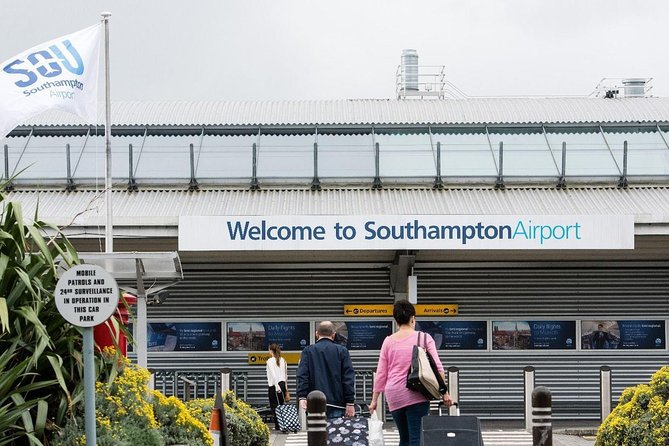 Private Southampton Departure Transfer -Hotel / Accommodation to Airport - Infant and Child Seat Options