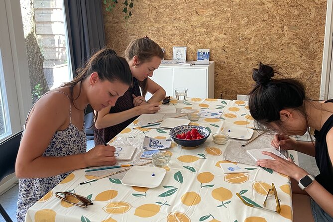 Private Souvenir Creation in Dutch Delft Blue From Netherlands - Price Information