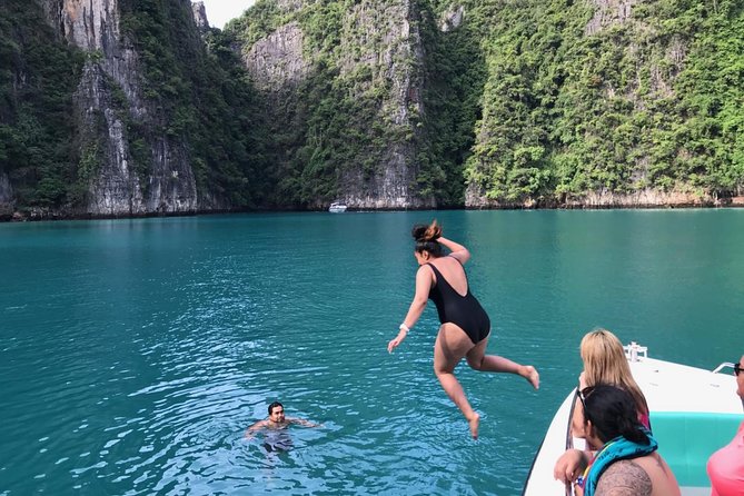 Private Speedboat Charter From Phuket - Selecting Date and Travelers