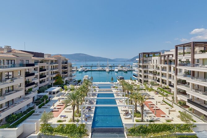 Private Speedboat Tour in Lux Marina and Secluded Beach 4H - Operating Hours