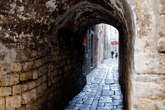 Private Split Walking Tour With Cathedral Entrance - Tour Itinerary