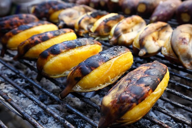 Private Street Food Tour in Bangkok and Golden Mount Wat Saket - Common Questions