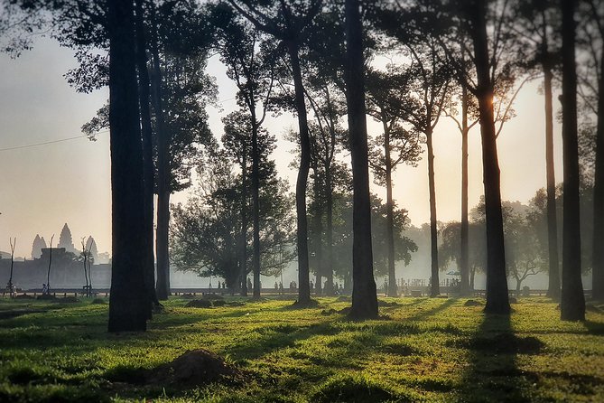 Private Sunrise Tour to Angkor Wat & Other Highlights With Professional Guide. - Full-Day Private Tour