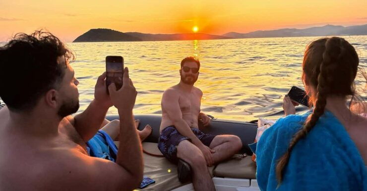Private Sunset Boat Tour With Music and Wine - Good To Know