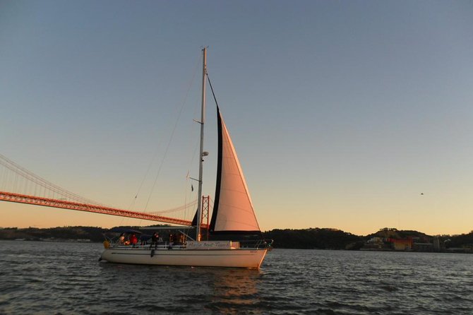 Private Sunset Sailing Tour in Lisbon With Welcome Drink - Important Information