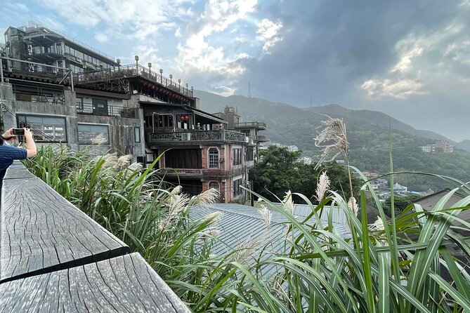 Private Taiwan Gold and Coal History Day Tour to Jiufen and Pingxi - Common Questions