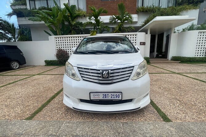 Private Taxi SiemReap to PhnomPenh Or From PhnomPenh to SiemReap One way only - Deep Dive: How the Journey Unfolds