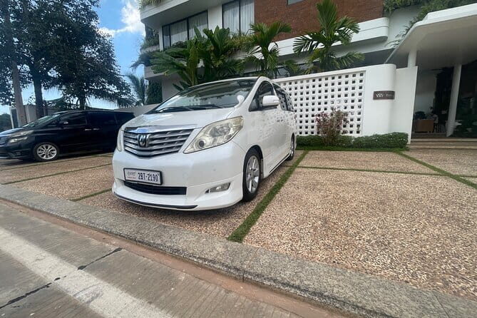 Private Taxi SiemReap to PhnomPenh Or From PhnomPenh to SiemReap One way only - The Sum Up