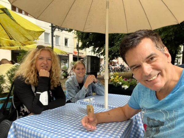 Private Taxi Tour Through Berlin Extended & Relaxed Ca 5-6h - Suggested Items to Bring
