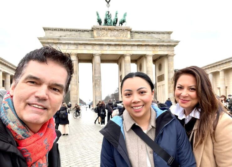 Private Taxi Tour Through East and West Berlin and the Neighborhoods for About 3-4 Hours - Key Points