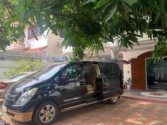 Private Taxi: Transfer From Phnom Penh to Ho Chi Minh - Vehicle and Amenities