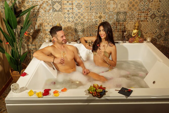 Private Thai Massage for Couples With Jacuzzi - Inclusions