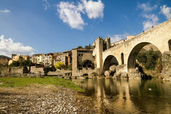 Private Three Medieval Towns Tour and Local Lunch - Exploring Pals