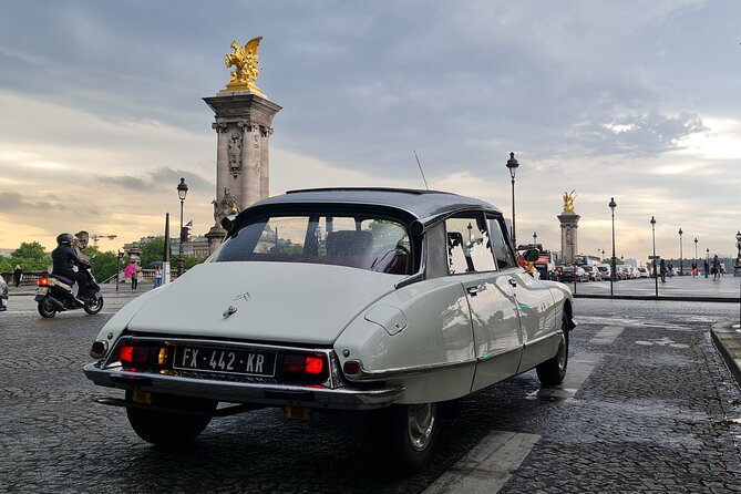 Private Tour 2 Hours Paris Citroën DS Oldtimer - Emily in Paris - Customer Support