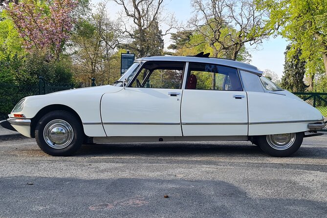 Private Tour 2 Hours Paris Citroën DS Oldtimer - Emily in Paris - Pricing and Value