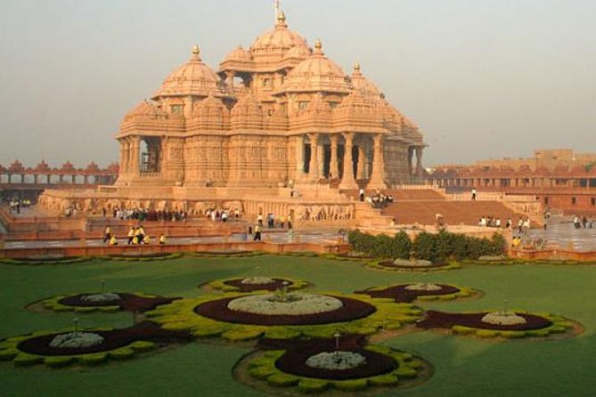 Private Tour: Akshardham Temple and Spiritual Sites of Old Delhi - Dress Code and Accessibility