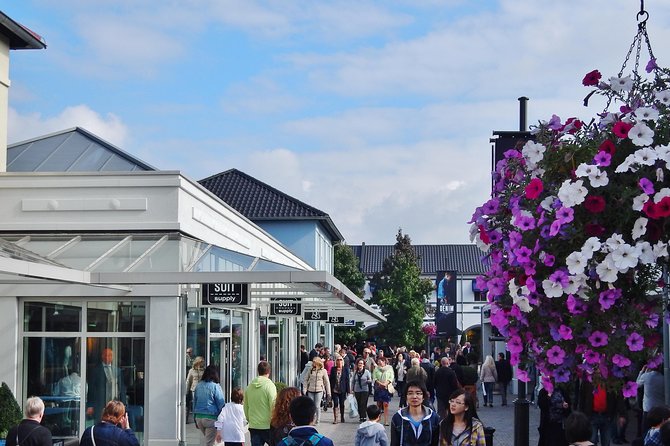 Private Tour Amsterdam to Designer Outlet Roermond - Common Questions