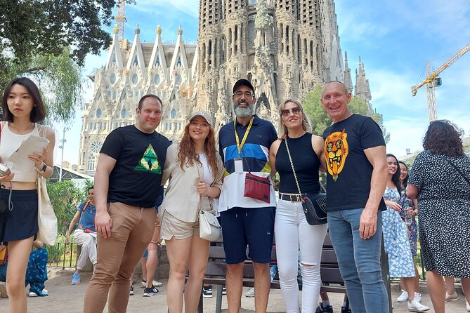 Private Tour Around the Outside of the Sagrada Familia - Cancellation Policy