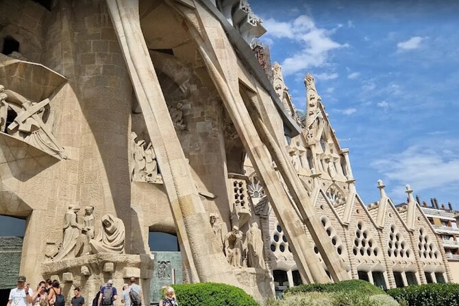 Private Tour Around the Outside of the Sagrada Familia - Additional Information