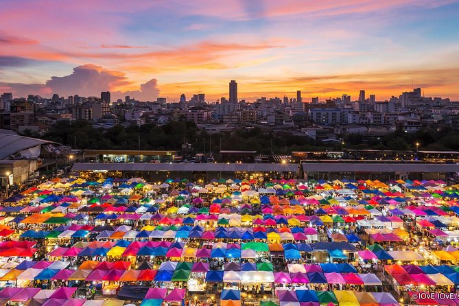 Private Tour at Bangkok : Evening With Local Host by TUK-TUK - The Sum Up