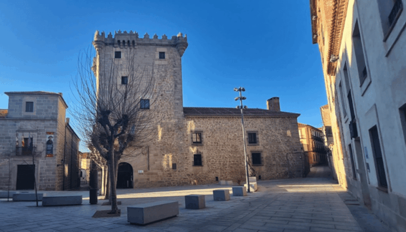 Private Tour Avila and Segovia From Madrid With Hotel Pickup - Discovering Ávila