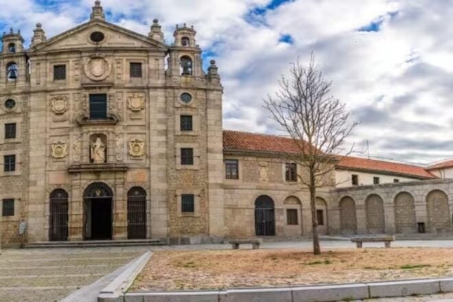 Private Tour Avila and Segovia With Hotel Pickup - Inclusions and Services Provided