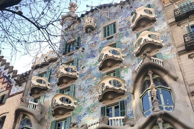 Private Tour Barcelona and Montserrat 8 Hours - Booking and Confirmation