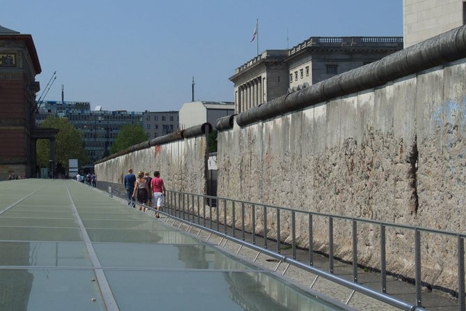 Private Tour: Behind the Berlin Wall & Berlin in the Cold War - Historical Significance of the Berlin Wall