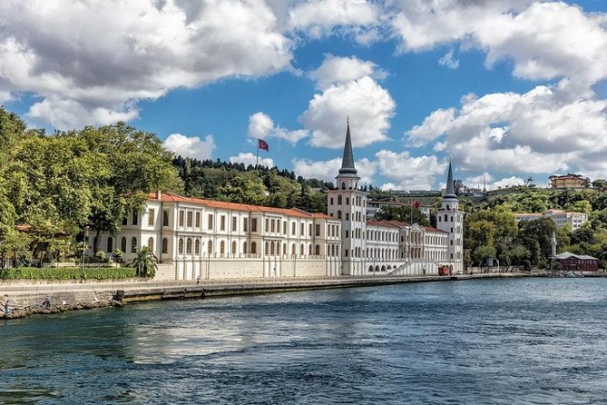 Private Tour: Bosphorus Cruise and Istanbuls Egyptian Bazaar - Experience at the Egyptian Bazaar