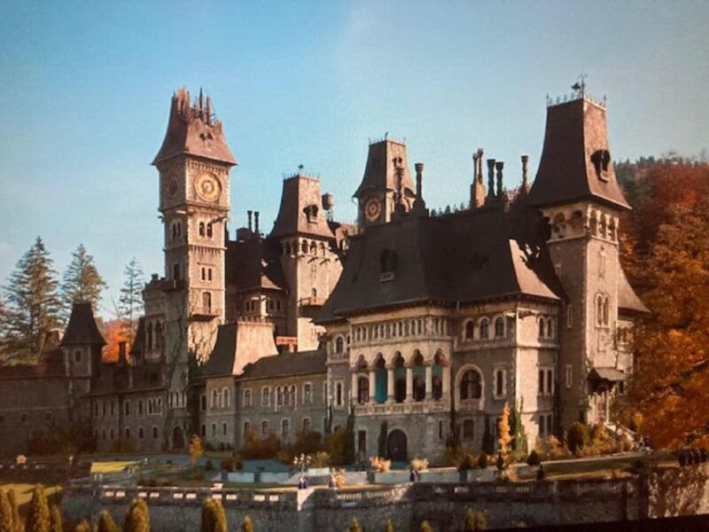 PRIVATE TOUR Bucharest: Wednesday, Dracula & Pele 3 Castles - Starting in Bucharest: The Comfort of Private Transport