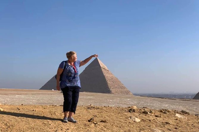 Private Tour Cairo Museum and Giza Pyramids From Sharm El Sheikh by Round Flight - Pickup and Meeting Details