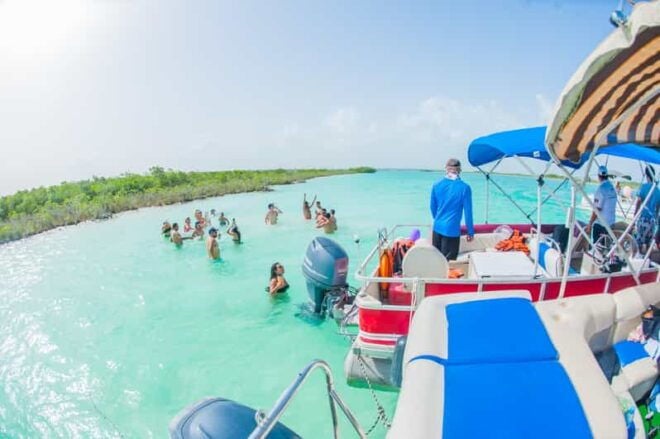 Private Tour: Chacchoben Mayan Ruins and Bacalar Lagoon Boat - Bacalar Lagoon Boat