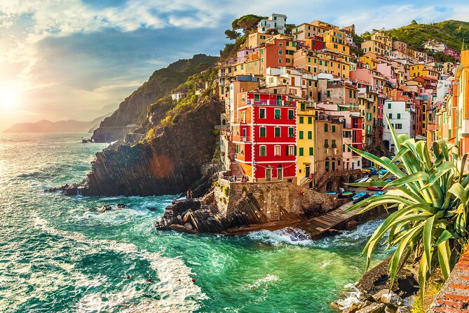 Private Tour Cinque Terre and Pisa Leaning Tower From Florence - Small Group Experience