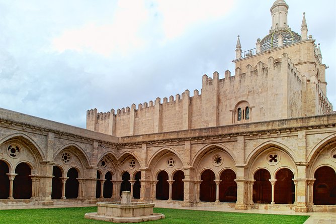 Private Tour Coimbra E Aveiro - Booking Process