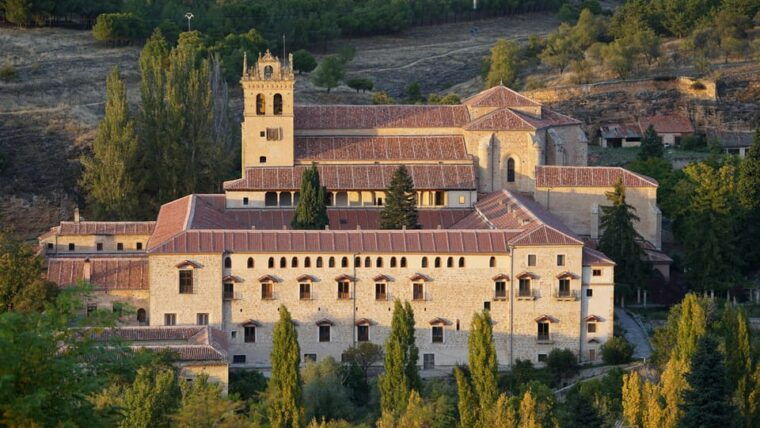 Private Tour Escorial& Segovia From Madrid With Hotel Pickup - Transportation