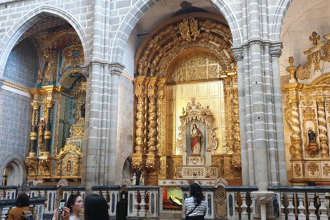 Private Tour Évora - Wine Tasting - Beautiful Medieval Village of Monsaraz - Landmarks: Temple of Diana and Bones Chapel