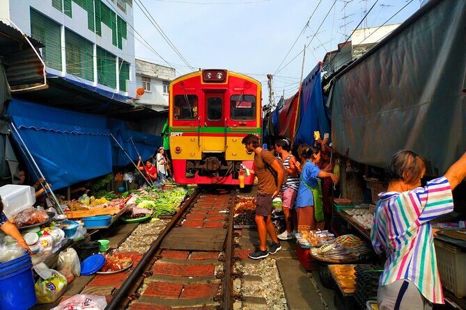 Private Tour Exclusive Floating Market and Mae klong Railway - Analyzing the Value