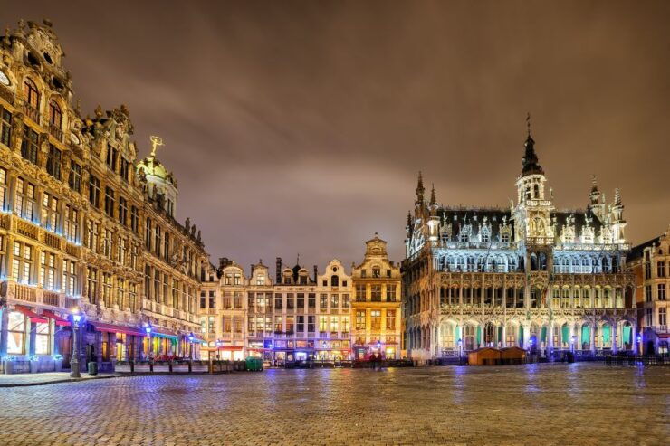 Private Tour: Experience the Christmas Magic in Brussels - Explore Traditional Chalet-Style Markets