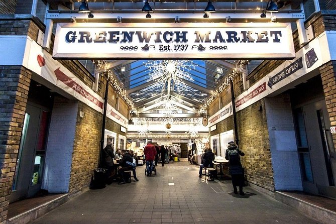 Private Tour: Experience the Christmas Magic in London - Meeting and Pickup Details