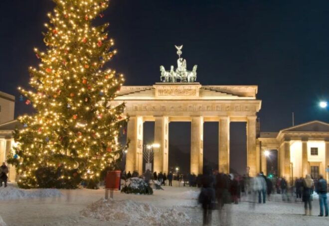 Private Tour: Experience the Christmas Markets in Berlin - Full Description
