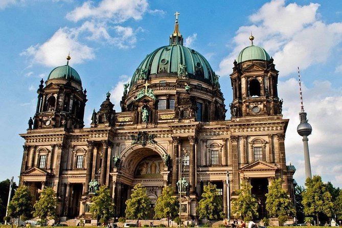 Private Tour: Exploring Berlin Sights by Car With Photo Stops - Convenient Transportation and Photo Opportunities