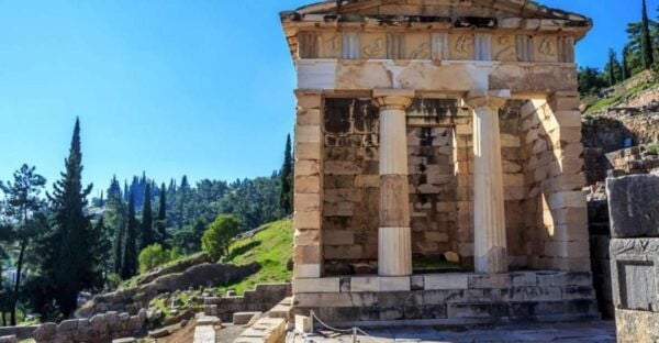 Private Tour From Athens to Delphi & Arachova by VIP Minibus - Booking, Pricing, and Additional Information