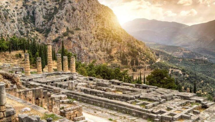 Private Tour From Athens to Delphi - Itinerary Highlights