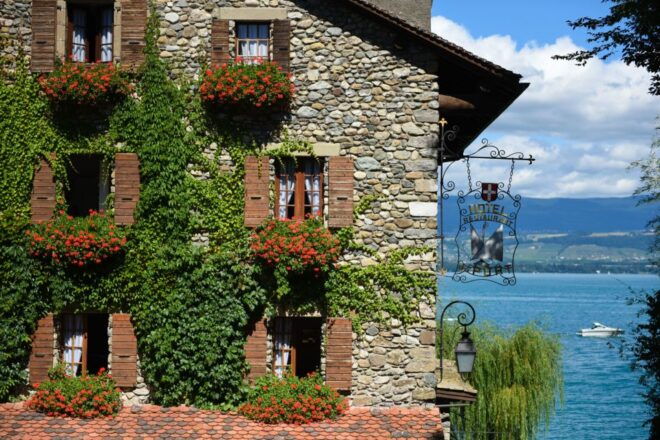 Private Tour From Geneva to the French Riviera - Evian and Wellness Treatments