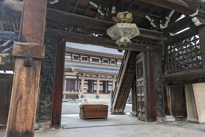Private Tour From Kanazawa Gold Leaf and Sushi Delights - Itinerary