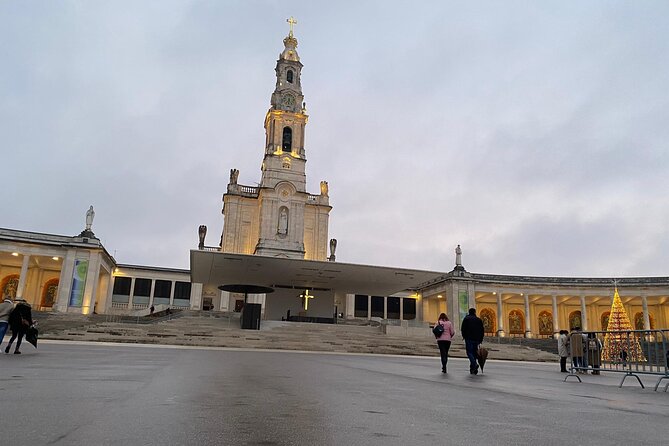 Private Tour From Lisbon to Fatima Nazare and Obidos - Tour Highlights