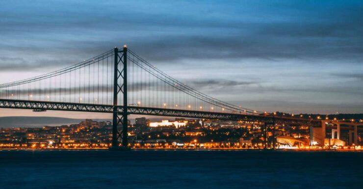 PRIVATE TOUR From PORTO-LISBON With City Stops - Transportation and Highlights