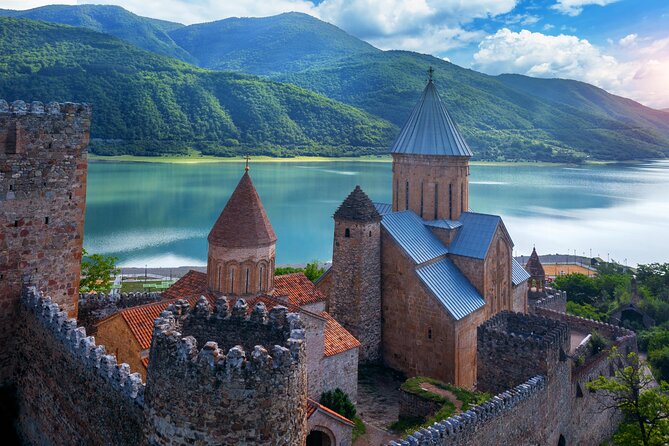 Private Tour From Tbilisi to Kazbegi - Tour Highlights